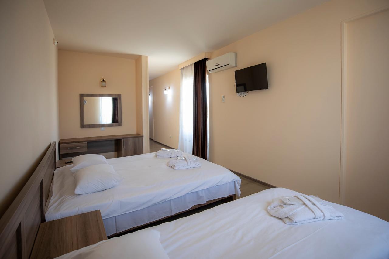 Leader Hotel Gori Exterior photo